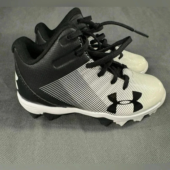 Baseball Cleats Youth- Under Armour  ~ Leadoff Size 10K - Picture 9 of 9